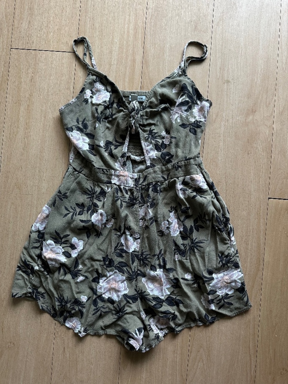 American Eagle Outfitters Floral Multicolor V Neck Romper Size S Long